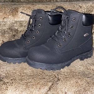 Girls Lugz boots Excellent condition!!
